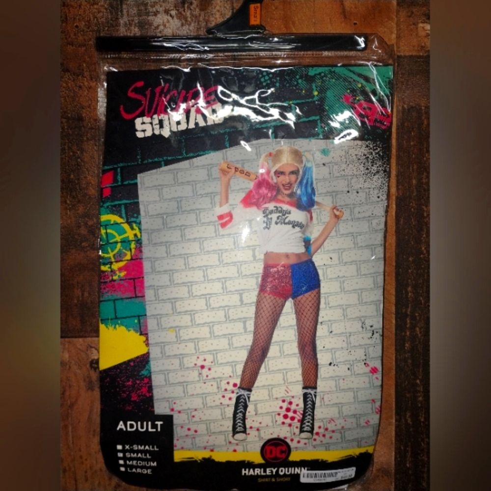 NEW Harley Quinn Halloween Costume Twisted Clown DC Adult Small 2 Piece Outfit